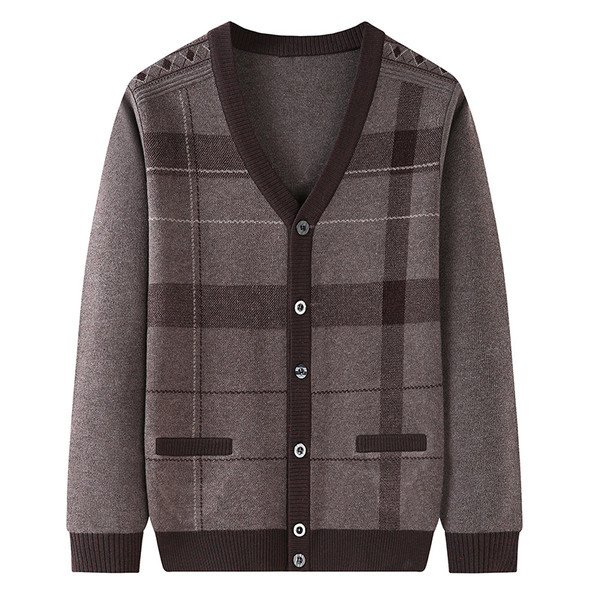 Ανδρική χειμερινή ζακέτα με κουμπιά και  ντεκολτέ