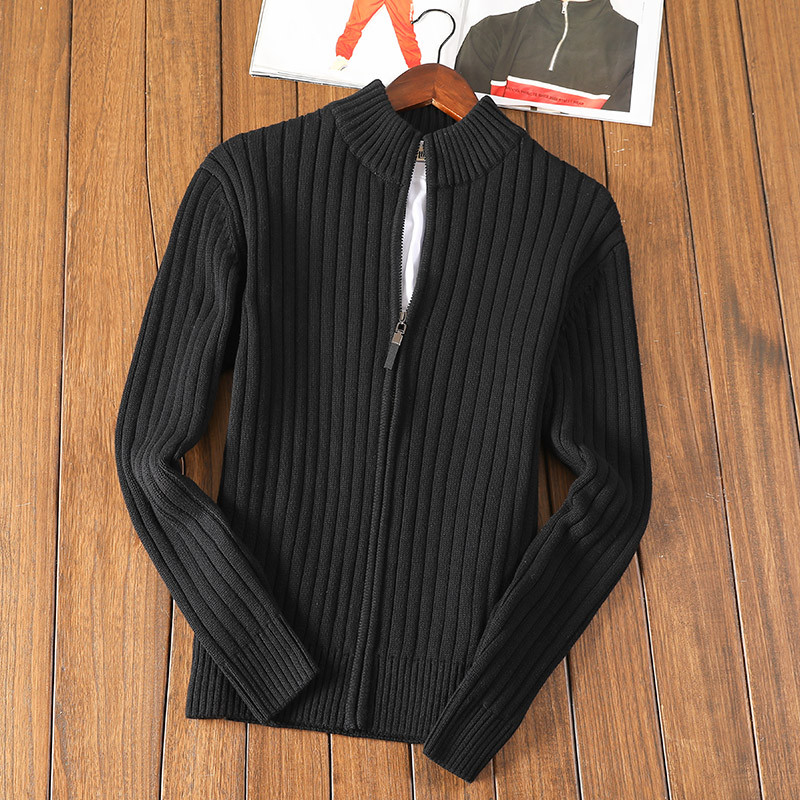 Férfi gyapjúmellény alacsony gallérral és cipzárral