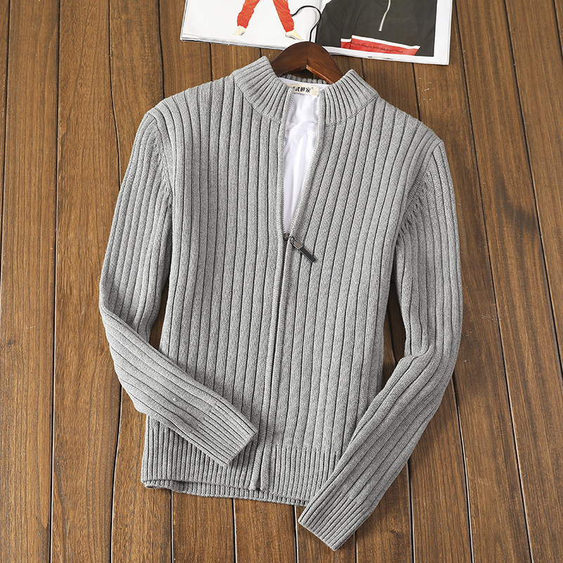 Férfi gyapjúmellény alacsony gallérral és cipzárral