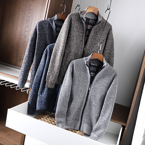 Vesta de iarna pentru barbati cu fermoar si guler inalt