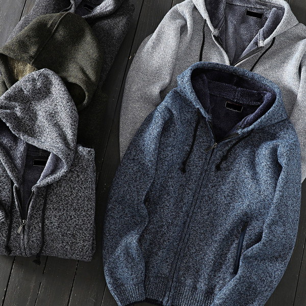 Kötött mellény béléssel és kapucnival