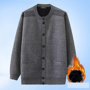 Modern férfi mellény ovális nyakkivágással és puha béléssel