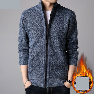 Šiuolaikinė vyriška megzta liemenė aukšta apykakle ir minkštu pamušalu