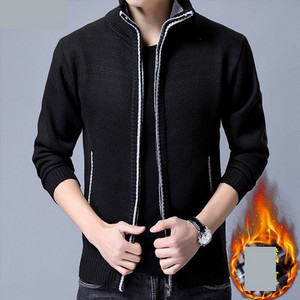 Šiuolaikinė vyriška megzta liemenė aukšta apykakle ir minkštu pamušalu