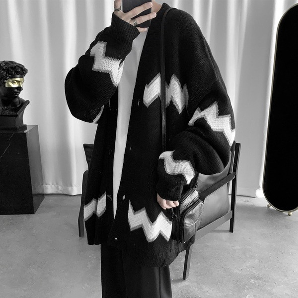 Széles modell férfi kardigán V-nyakkal és gombokkal