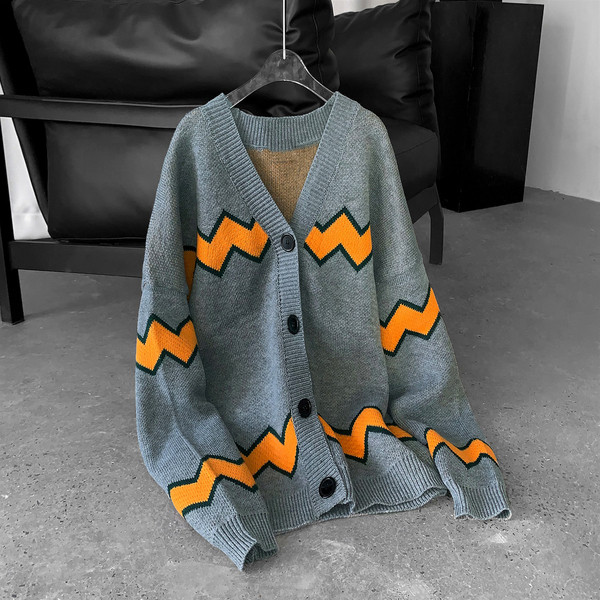 Széles modell férfi kardigán V-nyakkal és gombokkal