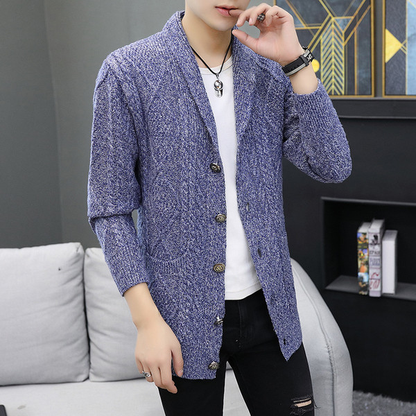 Muški pleteni prsluk s V izrezom i gumbima