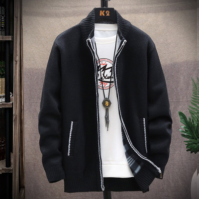 Dabartinė vyriška liemenė su užtrauktuku ir kišenėmis