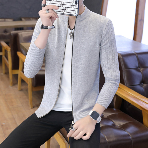 Kötött férfi kardigán ovális nyakkivágással és cipzárral