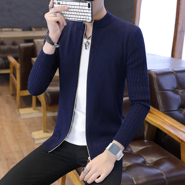 Kötött férfi kardigán ovális nyakkivágással és cipzárral