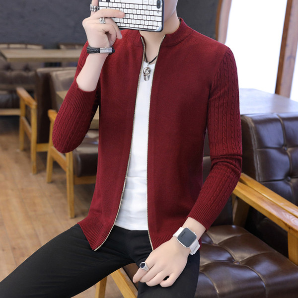 Kötött férfi kardigán ovális nyakkivágással és cipzárral