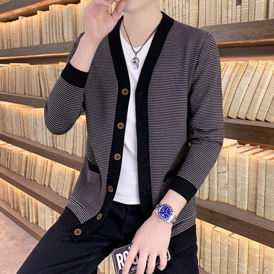 Ανδρική καθημερινή μοντέρνα ζακέτα με κουμπιά και ντεκολτέ - δύο μοντέλα