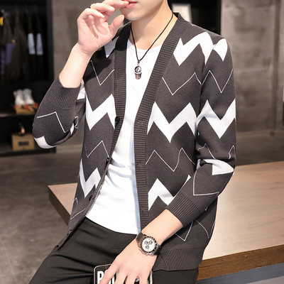 Modern férfi mellény spitz nyakkivágással és gombokkal