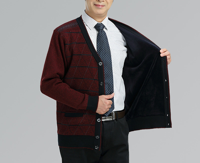 Új modell kötött férfi mellény gombokkal és spitz nyakkivágással