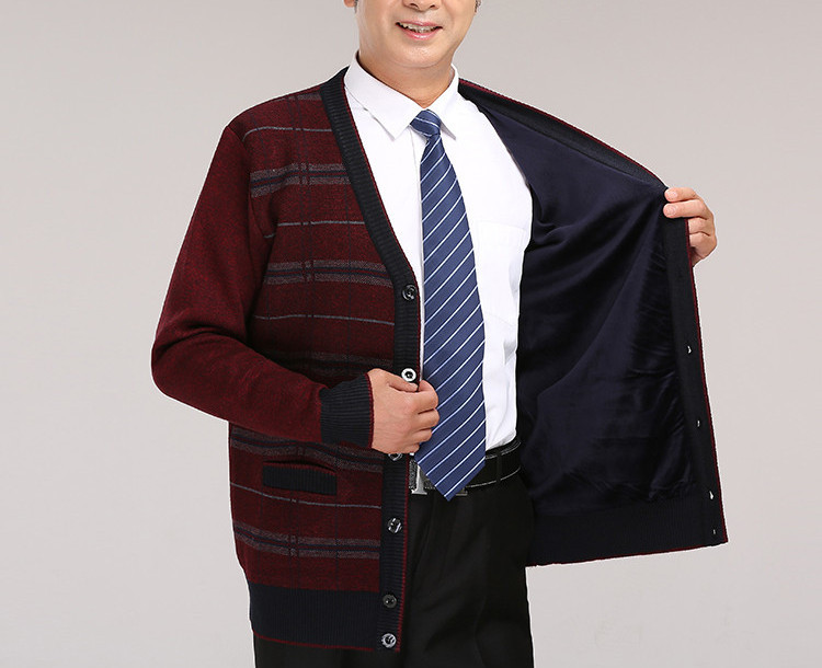 Új modell kötött mellény kerek nyakkivágással és gombokkal