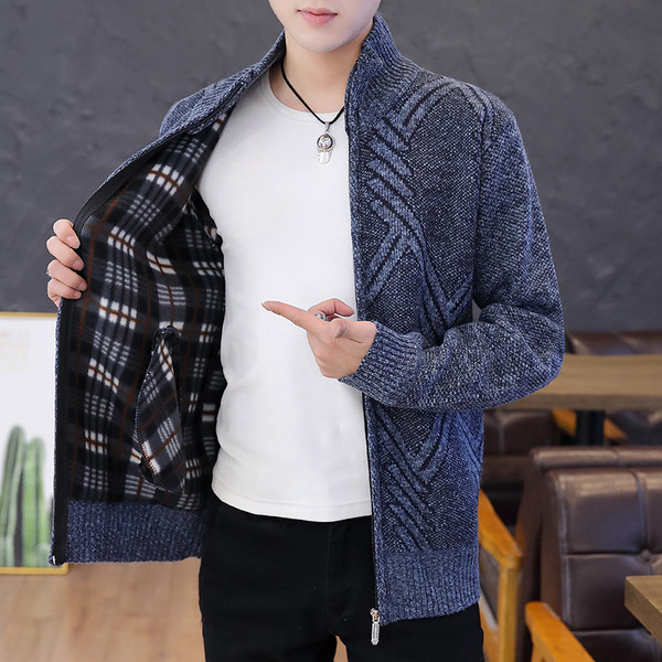 Téli férfi mellény magas gallérral és cipzárral