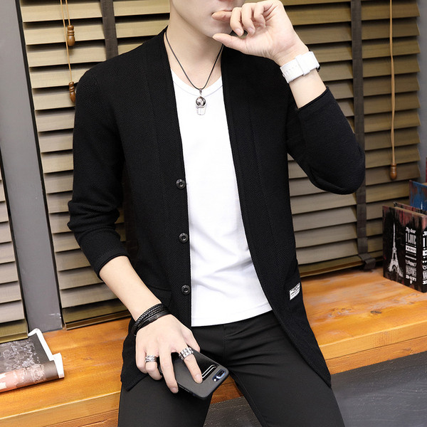 Muški kardigan s gumbima od tankog pletiva i špic izrezom