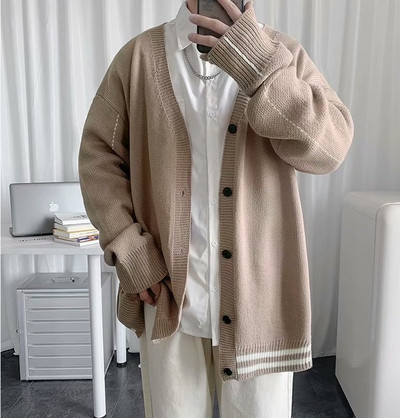 Férfi kötött kardigán széles modell gombokkal