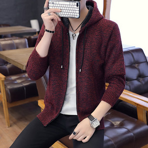 Muški prsluk s kapuljačom i patentnim zatvaračem