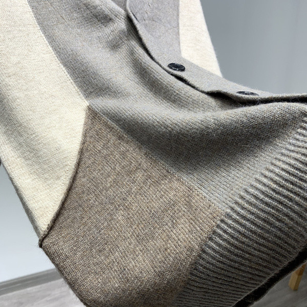 Férfi alkalmi mellény V-nyakkal és gombokkal