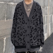 Széles modell férfi mellény gombokkal és leopárd mintával