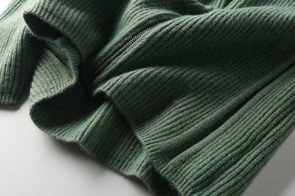 Férfi gyapjúmellény cipzárral és pólógallérral