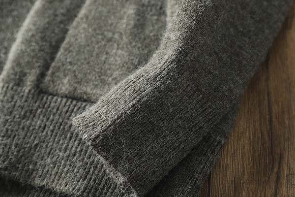 Férfi kötött mellény gombokkal és zsebbel