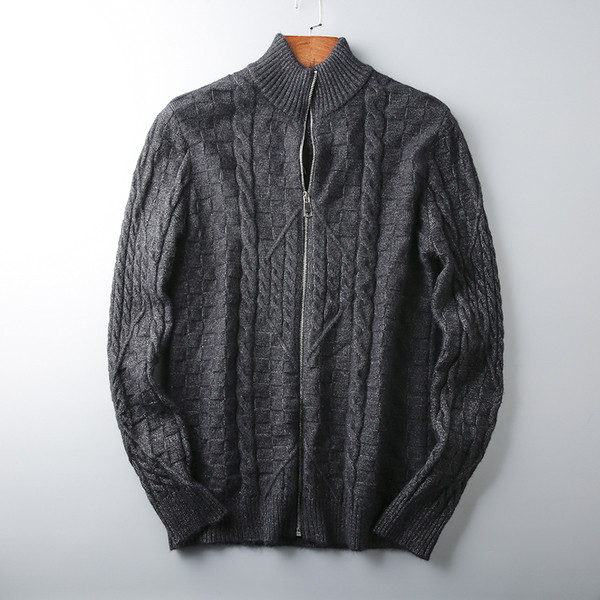 Ανδρική καθημερινή μοντέρνα χειμερινή ζακέτα με φερμουάρ και χαμηλό γιακά