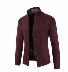 Férfi téli mellény cipzárral és póló magas gallérral