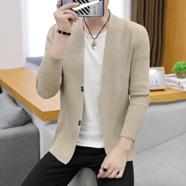 Férfi mellény gombokkal és spitz nyakkivágással