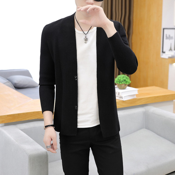 Férfi mellény gombokkal és spitz nyakkivágással