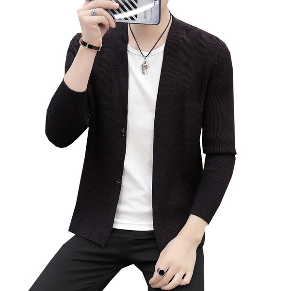 Férfi mellény gombokkal és spitz nyakkivágással