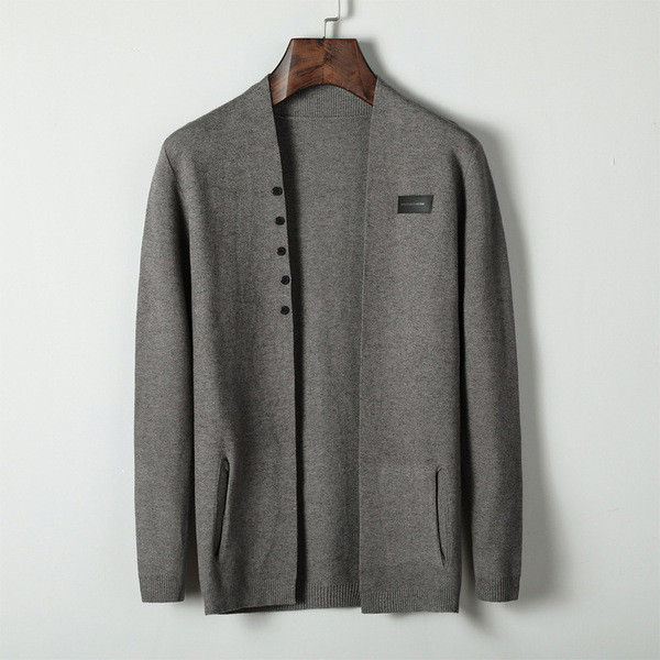 Őszi kötött kardigán vékony kötésből, gombokkal