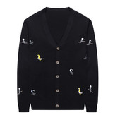 Vékony kötésből készült férfi kardigán hímzéssel - különböző modellek