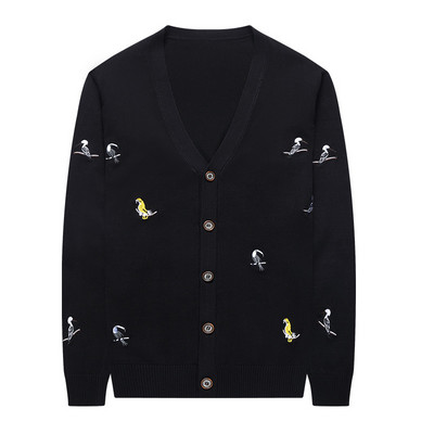 Vékony kötésből készült férfi kardigán hímzéssel - különböző modellek