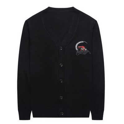 Vékony kötésből készült férfi kardigán hímzéssel - különböző modellek