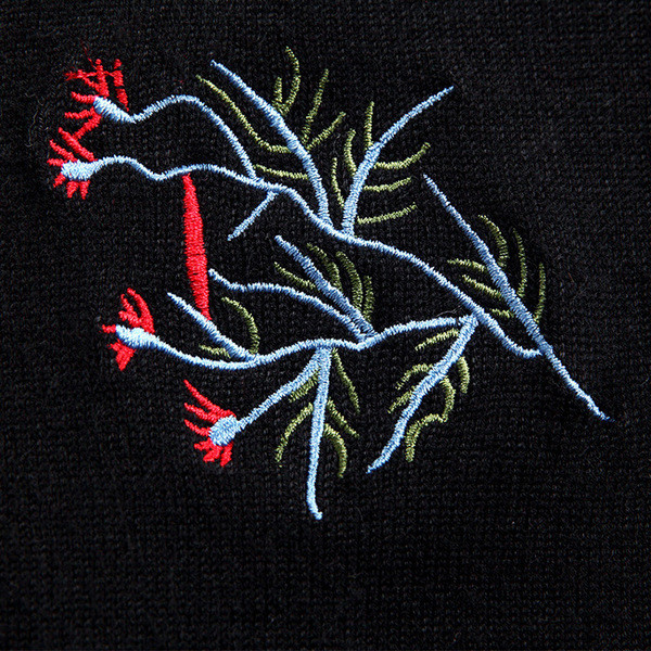 Kötött férfi kardigán hímzéssel és gombokkal