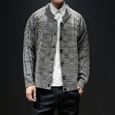 Kötött férfi kardigán ovális nyakkivágással és gombokkal