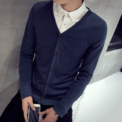 Alkalmi férfi mellény V-nyakkal és gombokkal