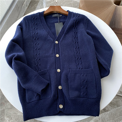 Ležeran muški pleteni kardigan s džepovima i gumbima