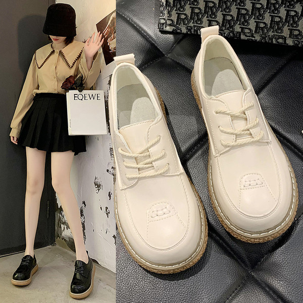 Novi model ženskih kožnih cipela sa vezicama i ravnim đonom