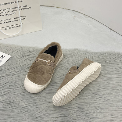 Ležerne ženske cipele s paperjem i metalnim ukrasom