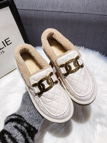 Alkalmi női cipő fém csattal és meleg béléssel