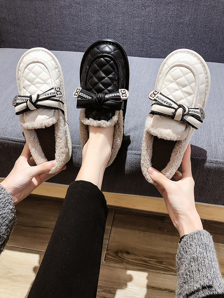 Női alkalmi cipő szalaggal és meleg béléssel