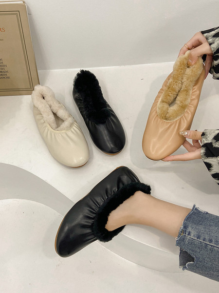 Aktualne ženske cipele od umjetne kože sa perom