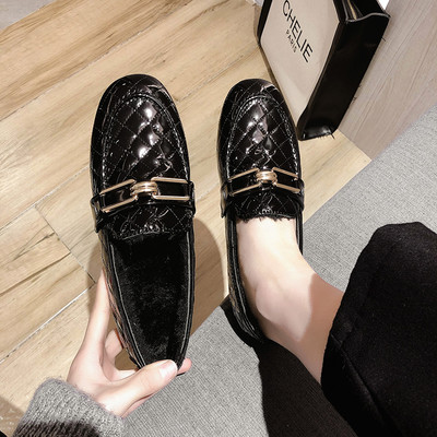 Casual γυναικεία παπούτσια με μεταλλική αγκράφα και γούνα