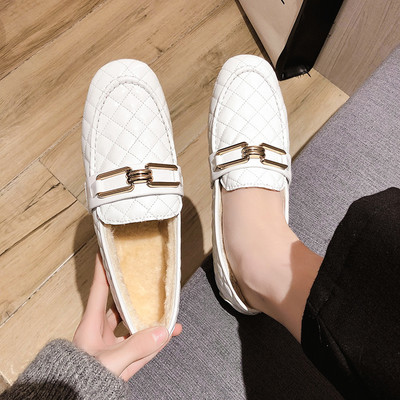 Casual γυναικεία παπούτσια με μεταλλική αγκράφα και γούνα