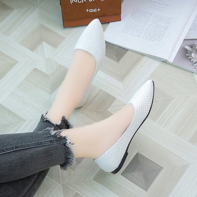 Modern női hegyes cipő lapos talppal több színben