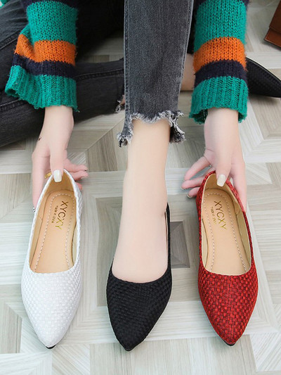 Μοντέρνα γυναικεία παπούτσια με επίπεδη σόλα σε διάφορα χρώματα