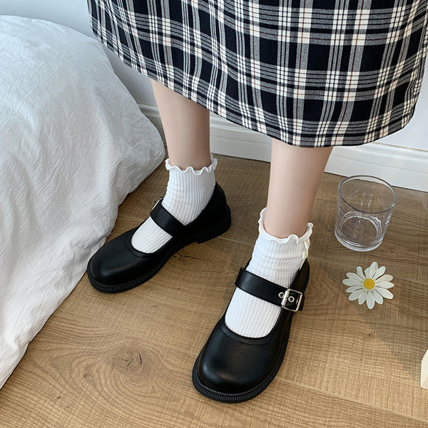 Casual ženske cipele zaobljeni model s kopčom